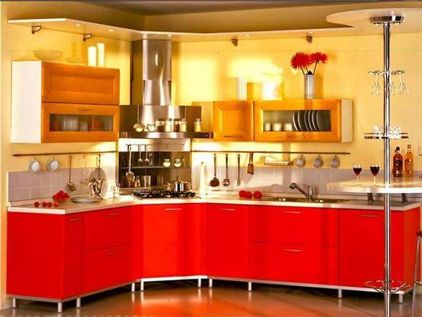Желто-красная кухня